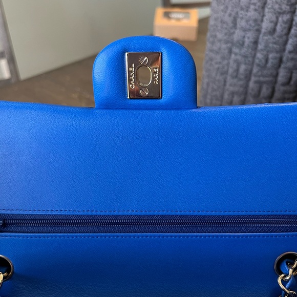 Chanel Electric Blue Medium Double Flap Bag - Picture 5 of 13